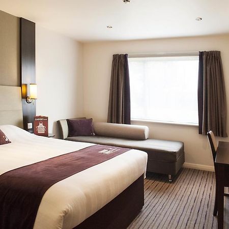 Premier Inn Manchester - Wilmslow Exterior foto