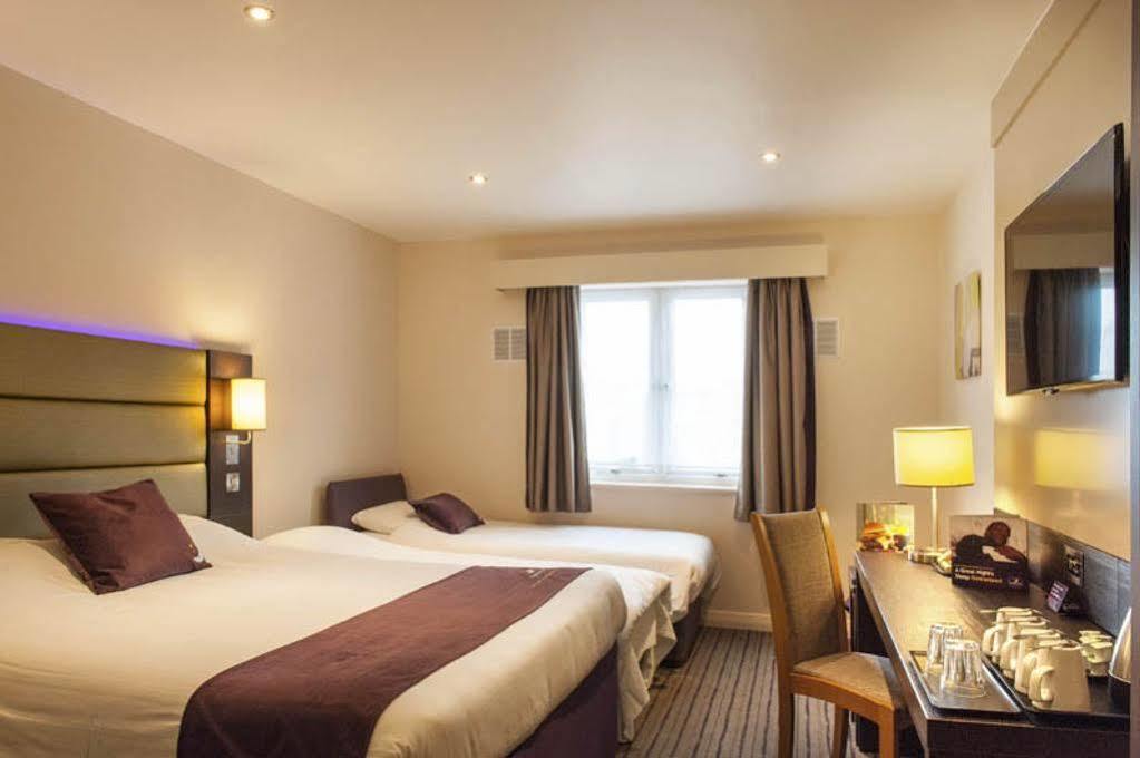 Premier Inn Manchester - Wilmslow Exterior foto